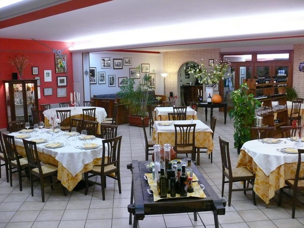 Due Torri Hotel San Severino Marche Buitenkant foto