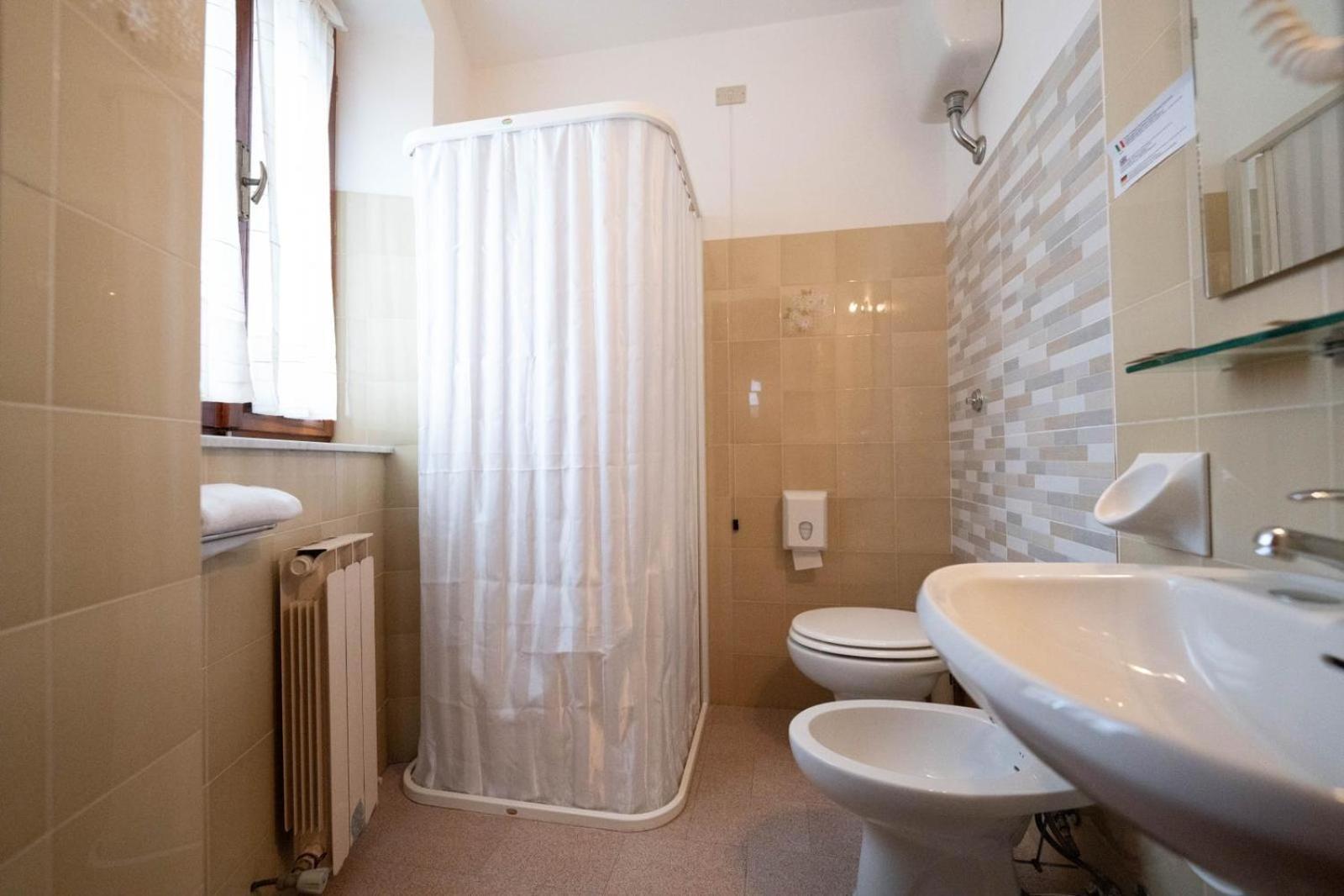 Due Torri Hotel San Severino Marche Buitenkant foto