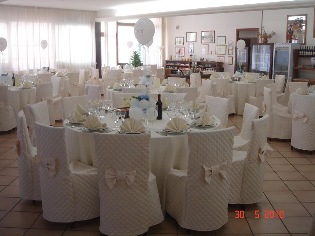 Due Torri Hotel San Severino Marche Buitenkant foto