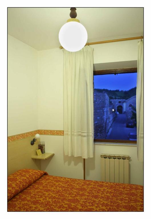 Due Torri Hotel San Severino Marche Kamer foto