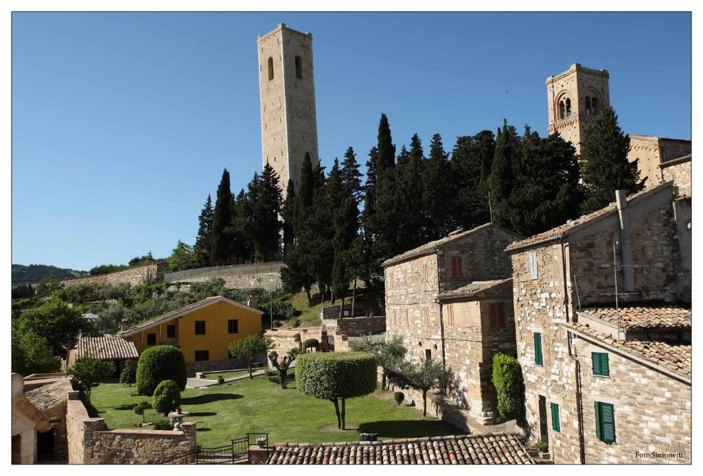 Due Torri Hotel San Severino Marche Buitenkant foto