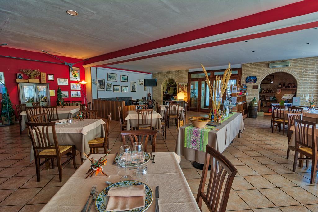 Due Torri Hotel San Severino Marche Buitenkant foto