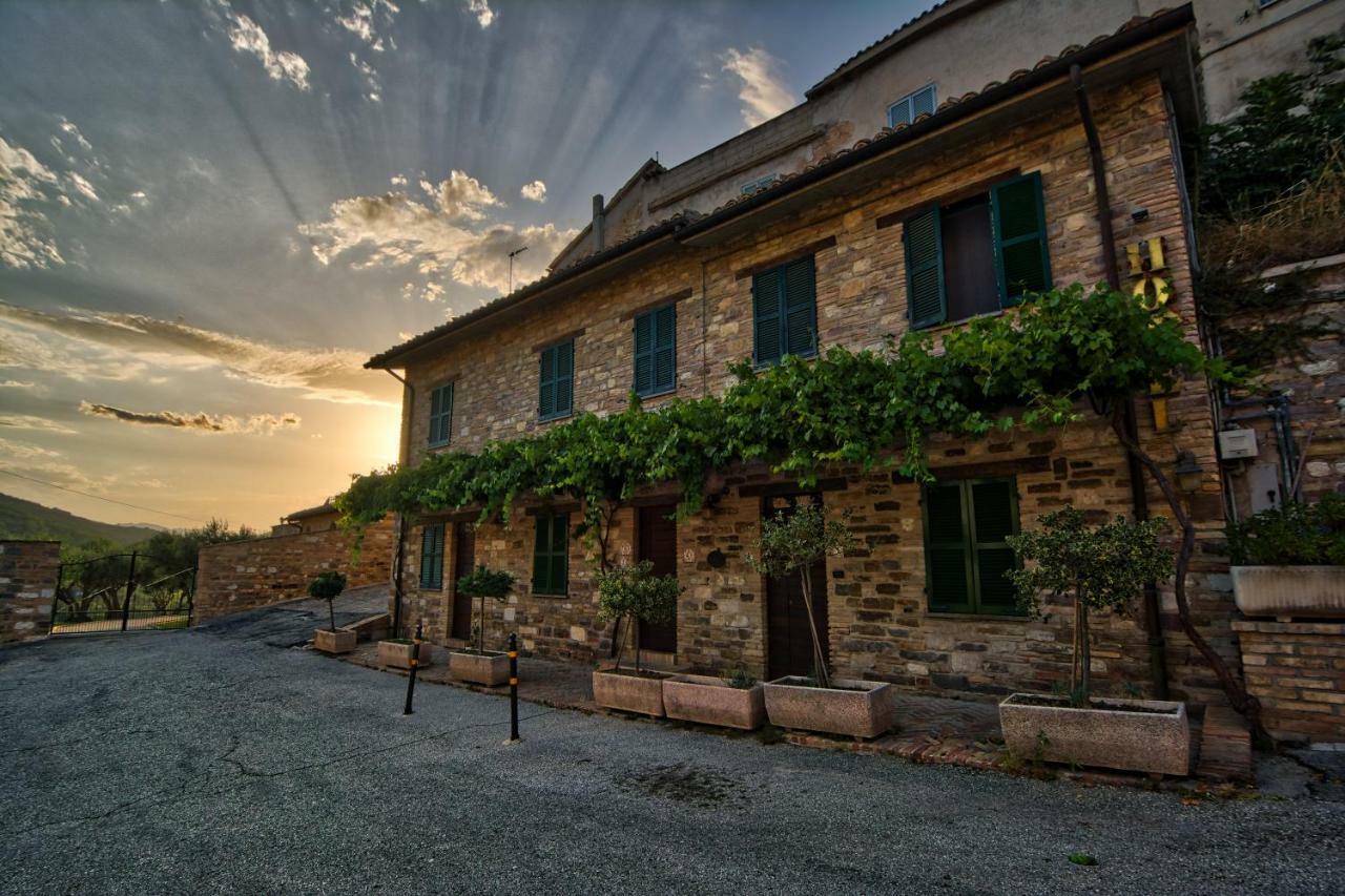 Due Torri Hotel San Severino Marche Buitenkant foto