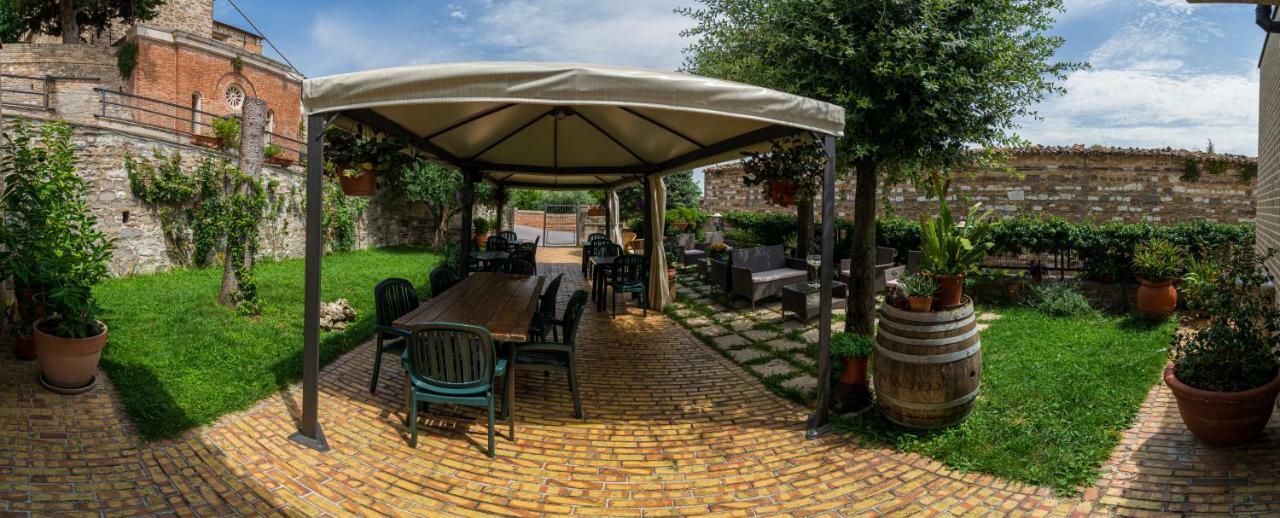 Due Torri Hotel San Severino Marche Buitenkant foto